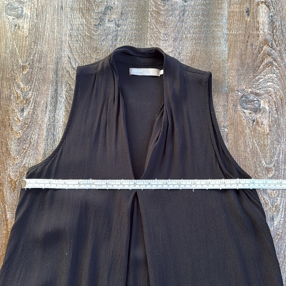 Minimum | V-Neck Sleeveless Swing Dress - Picture 9 of 14